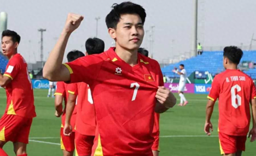 华体会官方入口-0-1爆冷!1-0绝杀!U23亚洲杯：黑马3连胜,夺冠热门出局,中国队喜讯