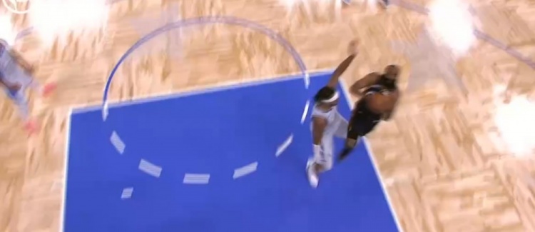 华体会app下载-苦苦支撑！哈登对抗防守强攻打2+0 随后助攻埃利斯飙中三分